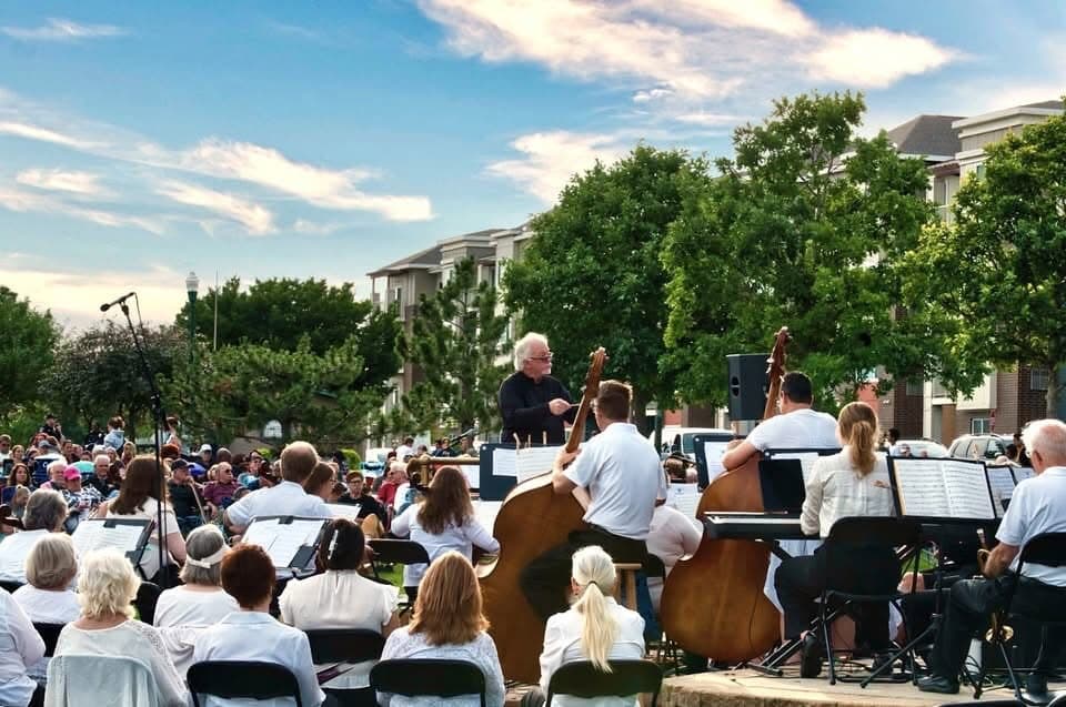 Dakota Valley Symphony and Chorus at the Eagan Rotary Bandshell