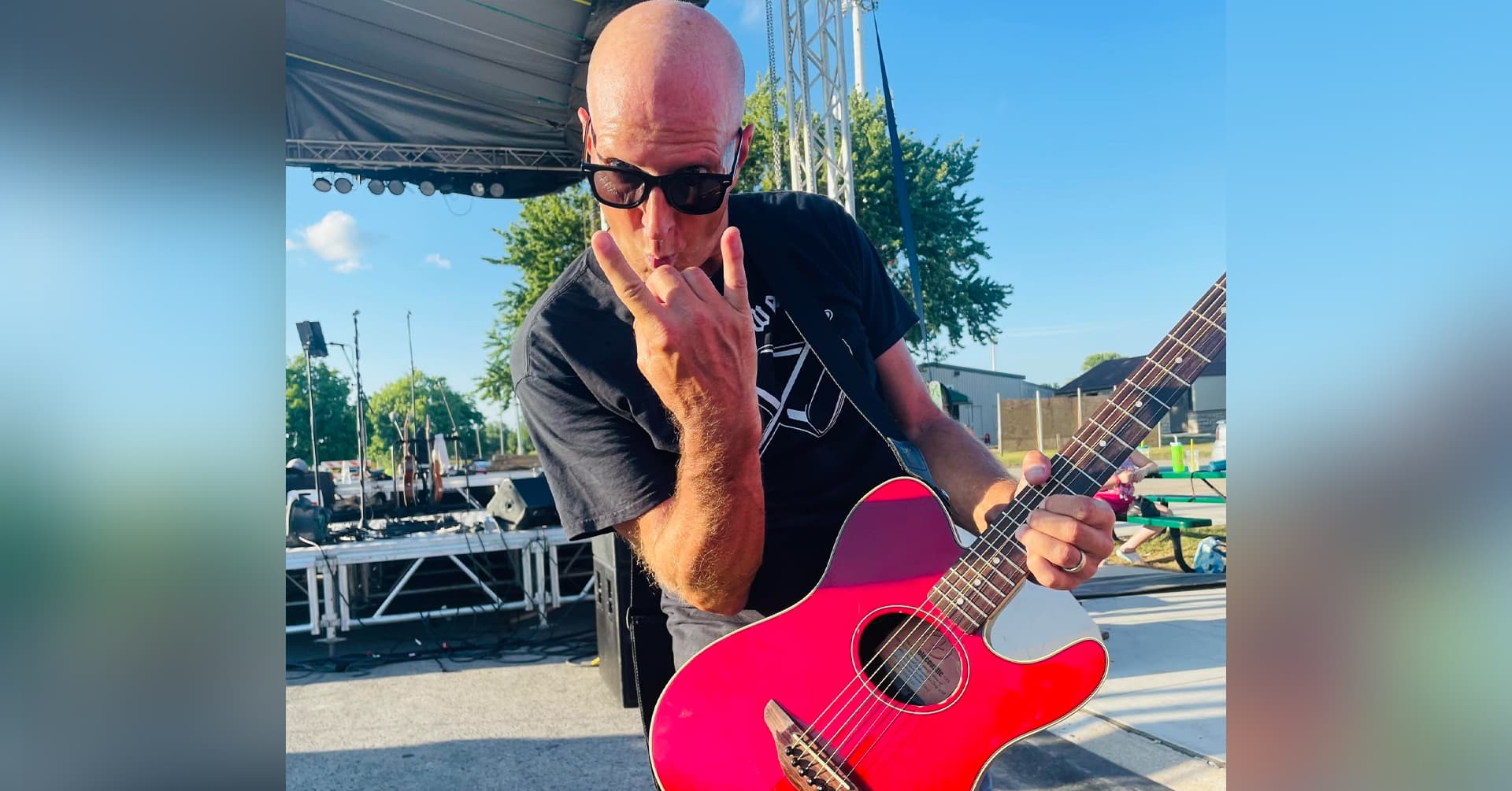 FREE LIVE MUSIC W/ BRUCE BURNIECE