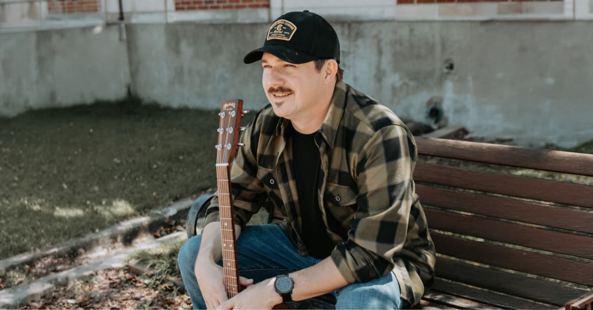 FREE LIVE MUSIC W/ JUSTIN BURK