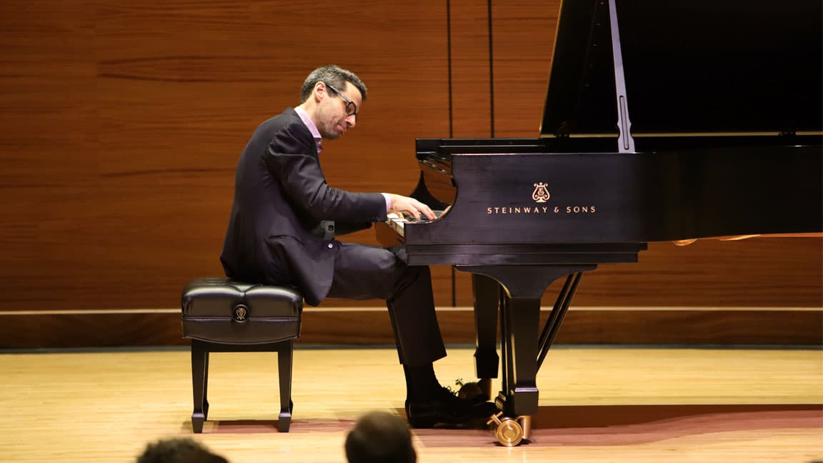 Jonathan Biss Plays Schumann's Piano Concerto