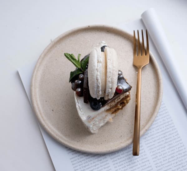 Le Magnifique Macaron Cake